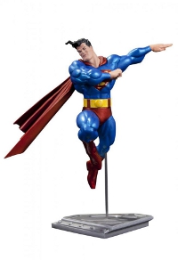 Superman statue Frank Miller