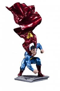 Superman Statue by DC Collectibles